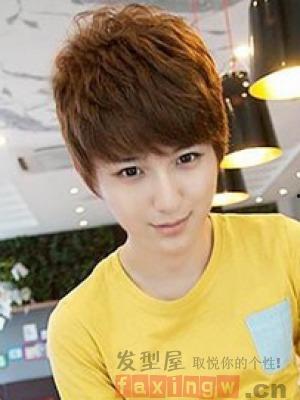 烫纹理的发型图片男