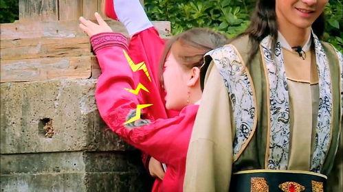 男明星被压腿,这才是真正的健身达人！