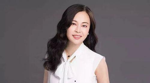 梁宁个人资料几岁,从青春岁月到成熟人生，探寻成长轨迹