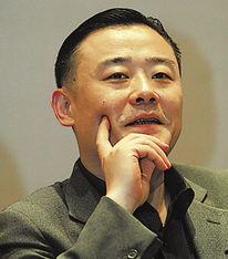 周立波资料,从喜剧明星到争议人物的人生轨迹