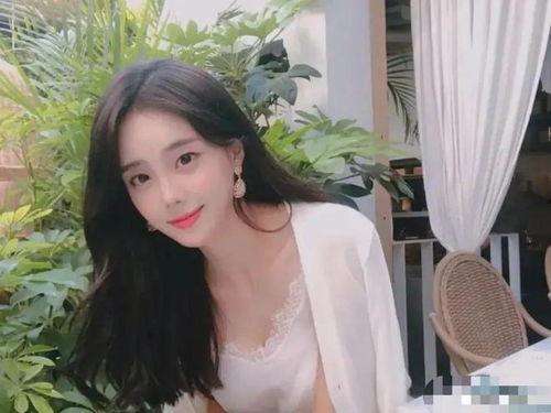 女主播蔓延照片,揭秘女主播照片背后的秘密